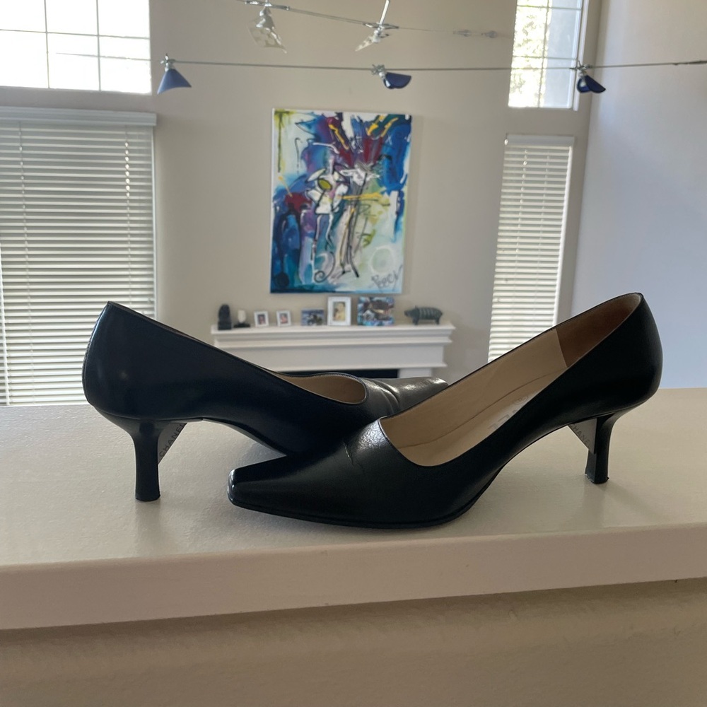 😱🦶Authentic Chanel women's pumps in black, Size 35.5